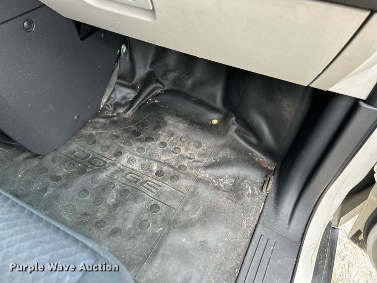 image for item NQ9840 2010 Dodge Grand Caravan  van