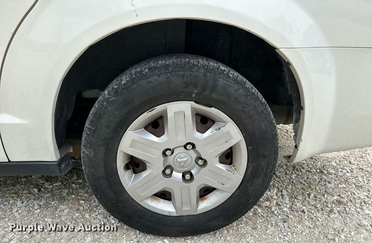 image for item NQ9840 2010 Dodge Grand Caravan  van