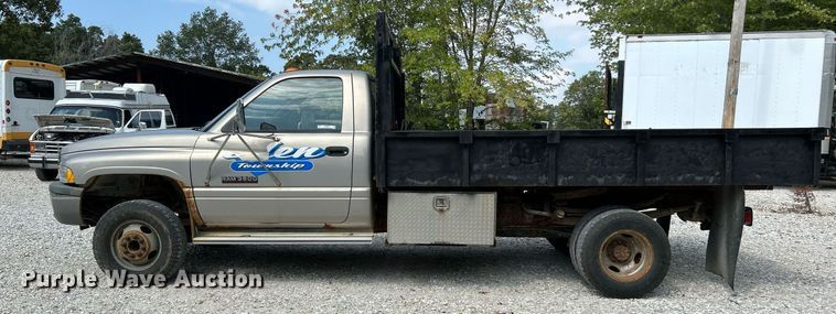image for item NQ9842 1999 Dodge Ram 3500  dump bed pickup truck