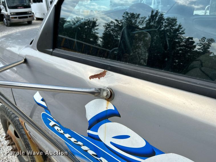 image for item NQ9842 1999 Dodge Ram 3500  dump bed pickup truck