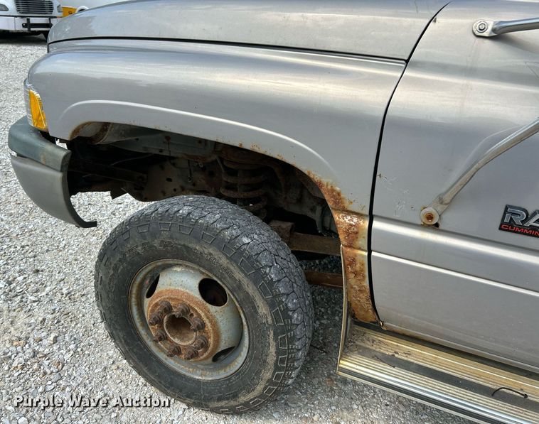 image for item NQ9842 1999 Dodge Ram 3500  dump bed pickup truck