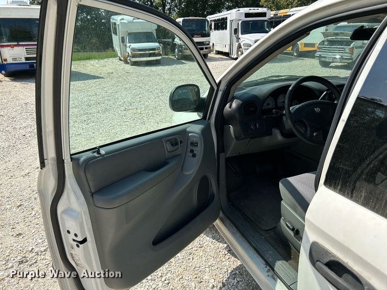 image for item NQ9843 2006 Dodge Grand Caravan  van