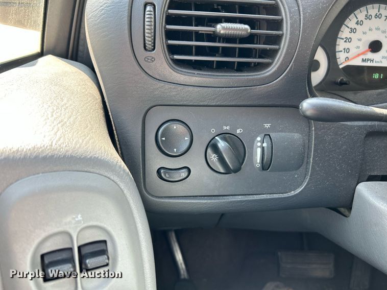 image for item NQ9843 2006 Dodge Grand Caravan  van