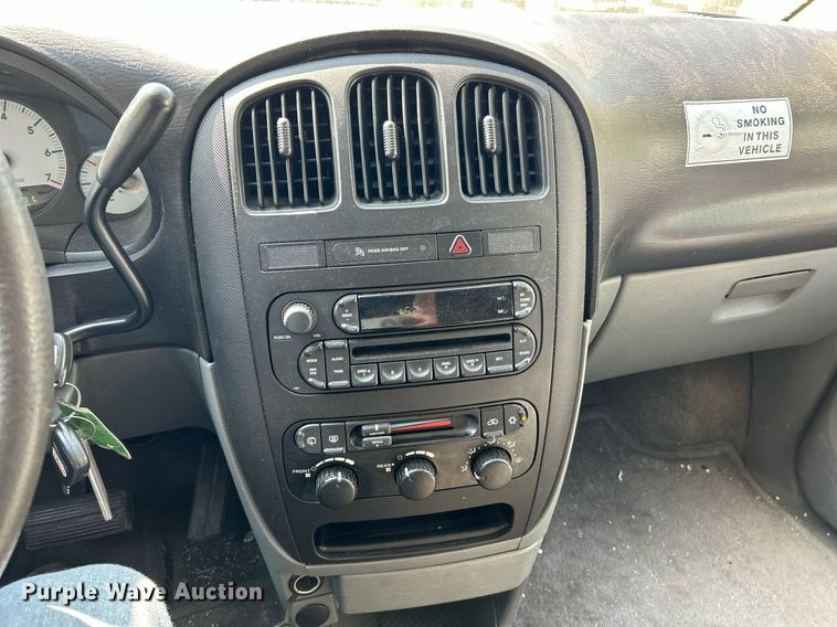 image for item NQ9843 2006 Dodge Grand Caravan  van