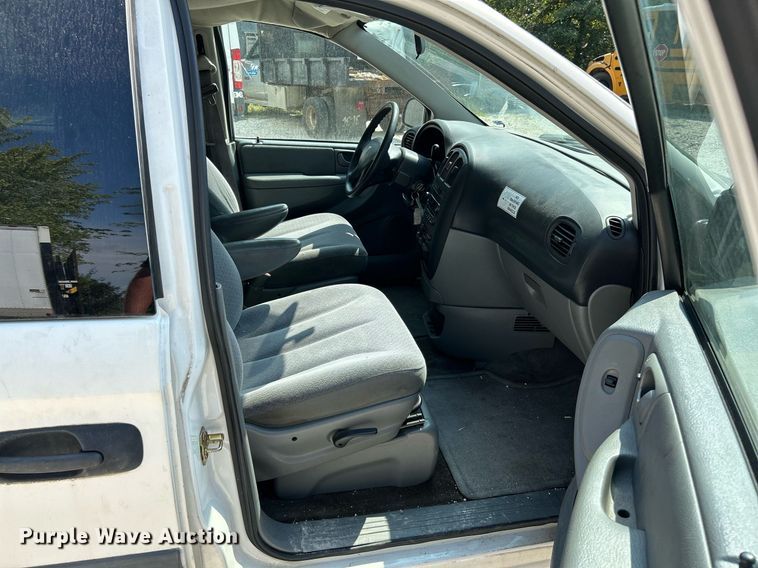 image for item NQ9843 2006 Dodge Grand Caravan  van