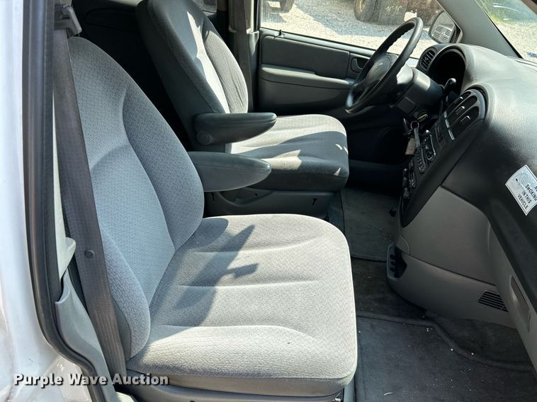 image for item NQ9843 2006 Dodge Grand Caravan  van