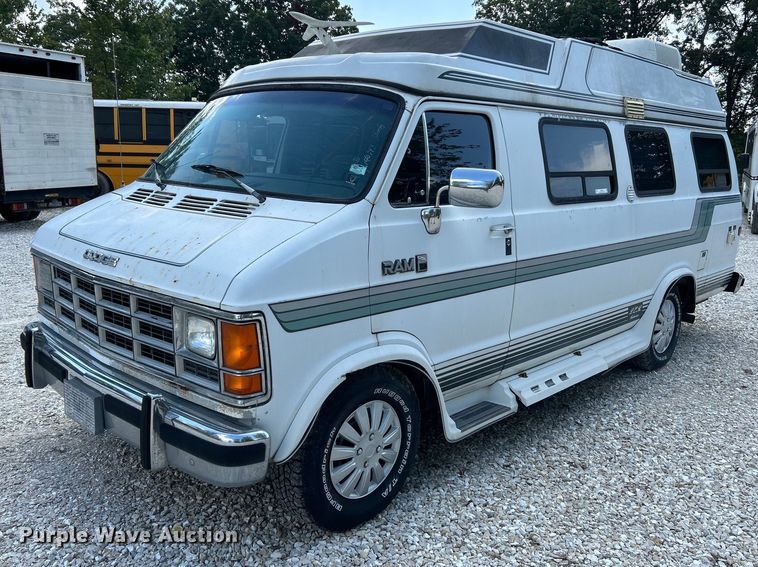 image for item NQ9844 1990 Dodge Ram  RV