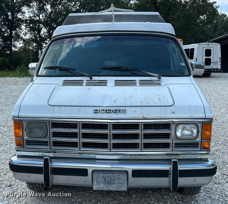 image for item NQ9844 1990 Dodge Ram  RV