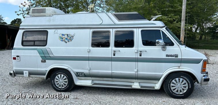 image for item NQ9844 1990 Dodge Ram  RV
