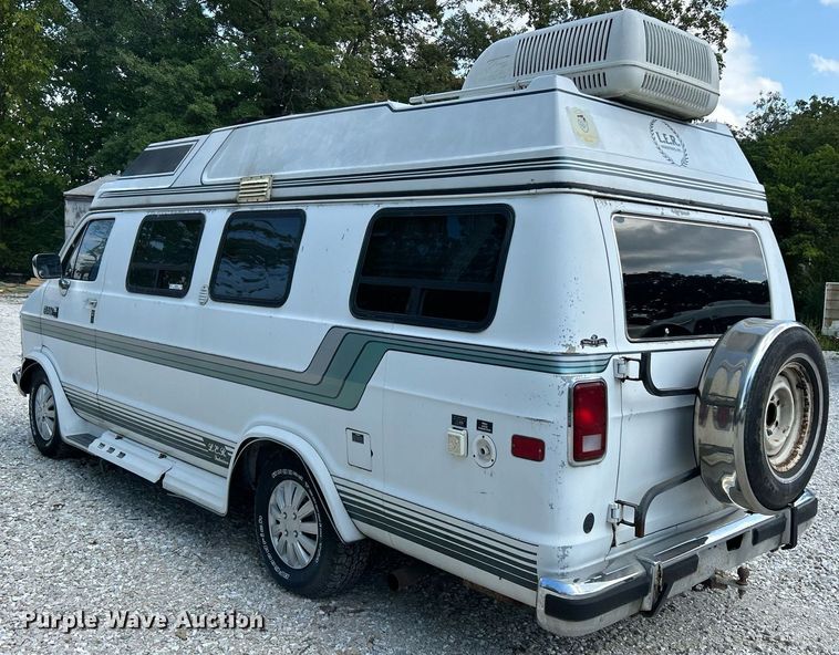 image for item NQ9844 1990 Dodge Ram  RV