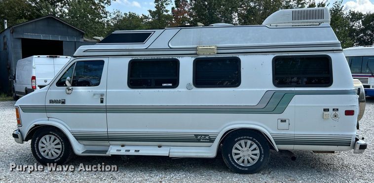 image for item NQ9844 1990 Dodge Ram  RV