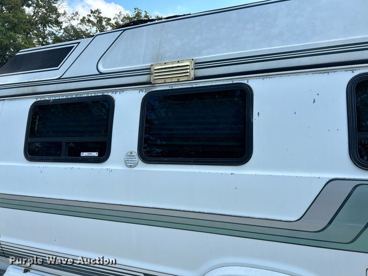 image for item NQ9844 1990 Dodge Ram  RV