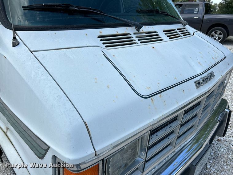 image for item NQ9844 1990 Dodge Ram  RV