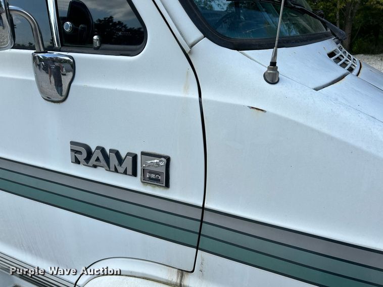 image for item NQ9844 1990 Dodge Ram  RV