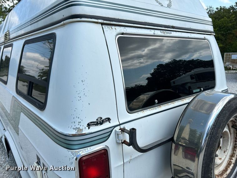 image for item NQ9844 1990 Dodge Ram  RV