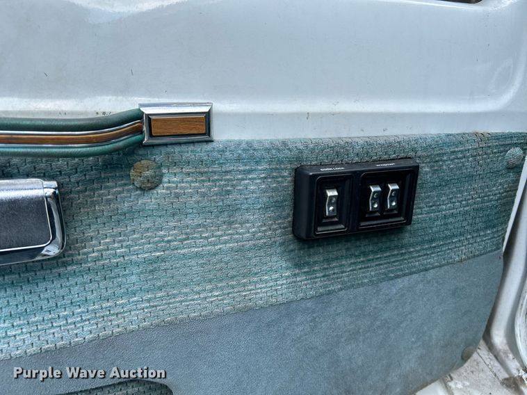 image for item NQ9844 1990 Dodge Ram  RV