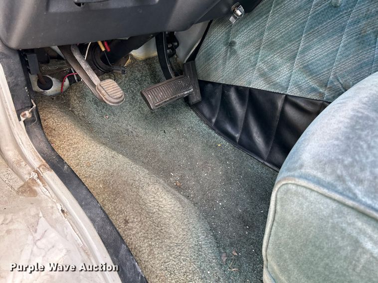 image for item NQ9844 1990 Dodge Ram  RV