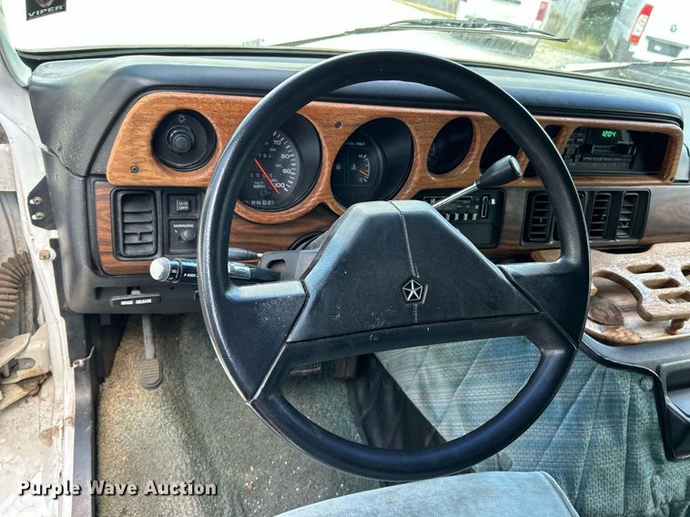 image for item NQ9844 1990 Dodge Ram  RV
