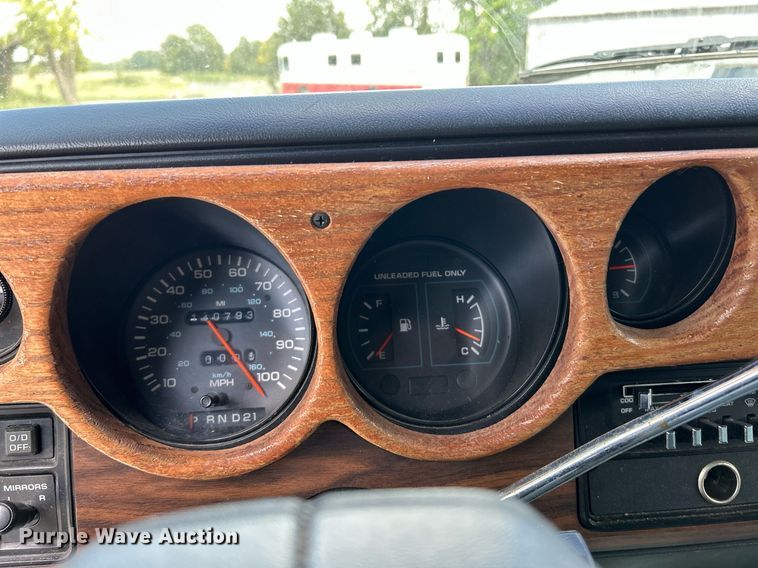 image for item NQ9844 1990 Dodge Ram  RV