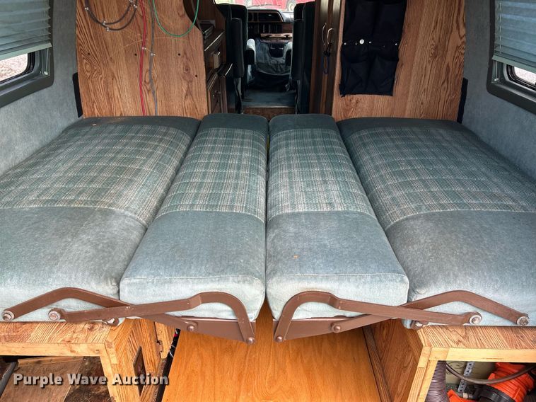 image for item NQ9844 1990 Dodge Ram  RV