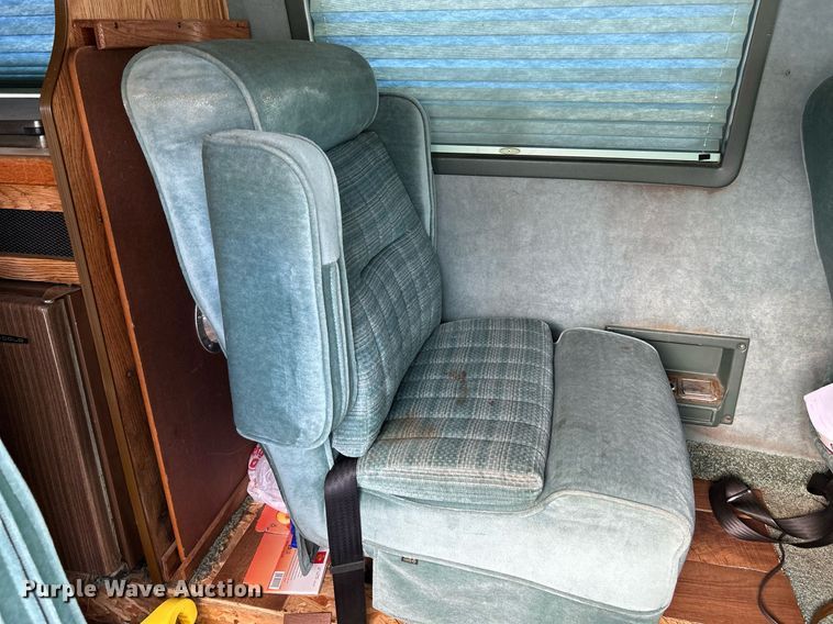 image for item NQ9844 1990 Dodge Ram  RV