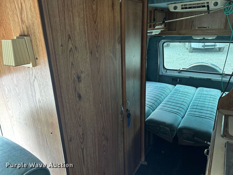 image for item NQ9844 1990 Dodge Ram  RV