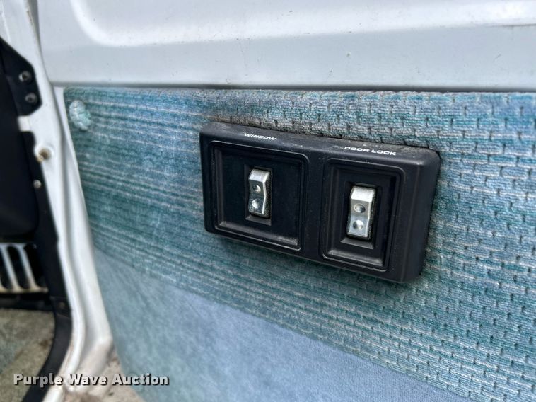 image for item NQ9844 1990 Dodge Ram  RV