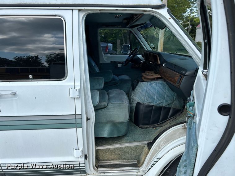 image for item NQ9844 1990 Dodge Ram  RV