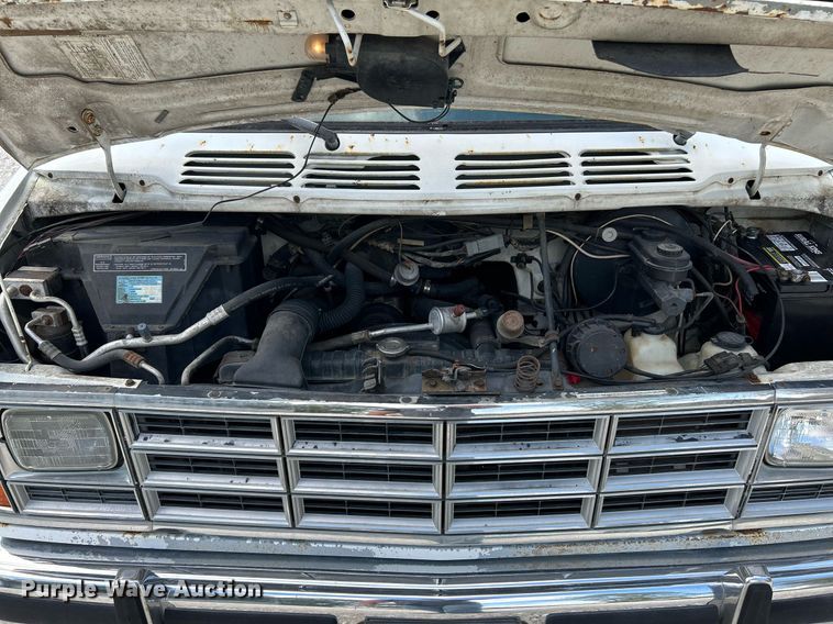 image for item NQ9844 1990 Dodge Ram  RV