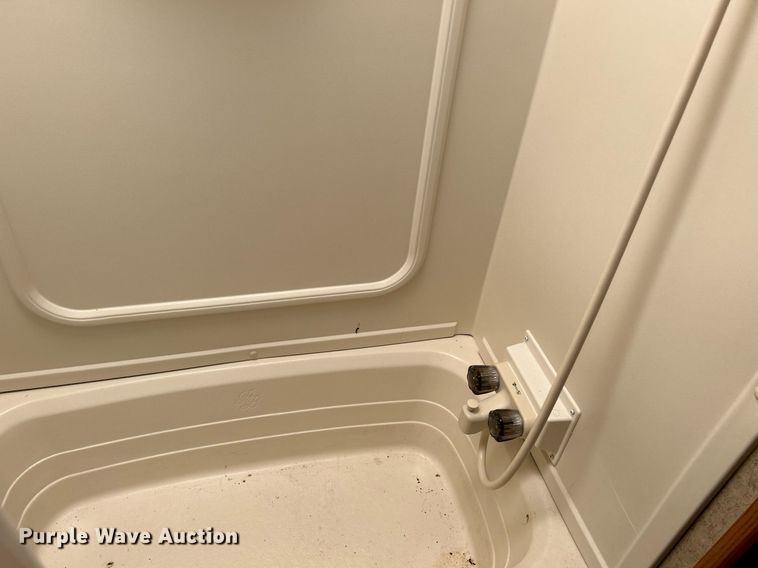 image for item NQ9848 2012 Heartland Northcountry  camper