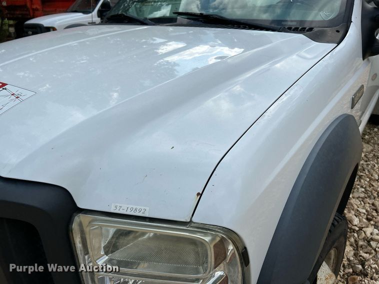 image for item NQ9849 2005 Ford F450 Super Duty XL  bucket truck