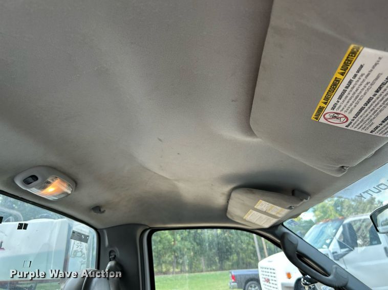 image for item NQ9849 2005 Ford F450 Super Duty XL  bucket truck