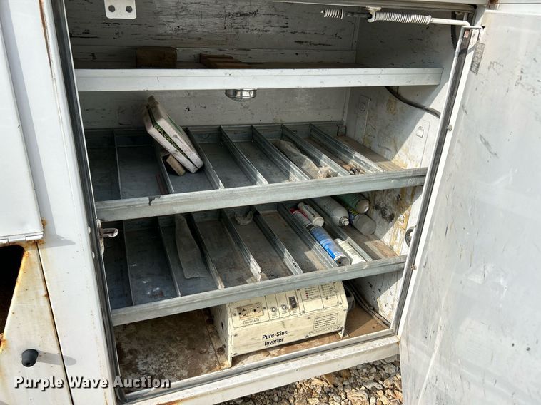 image for item NQ9849 2005 Ford F450 Super Duty XL  bucket truck