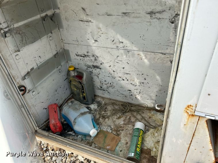 image for item NQ9849 2005 Ford F450 Super Duty XL  bucket truck