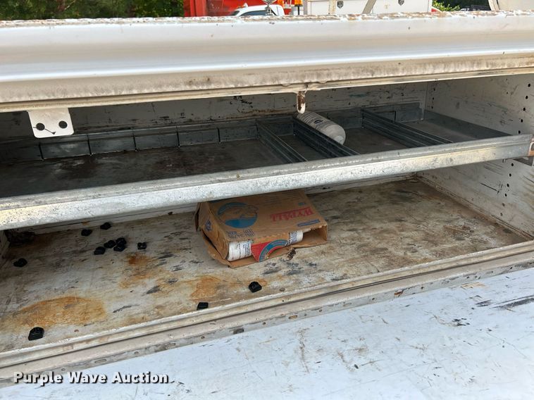 image for item NQ9849 2005 Ford F450 Super Duty XL  bucket truck