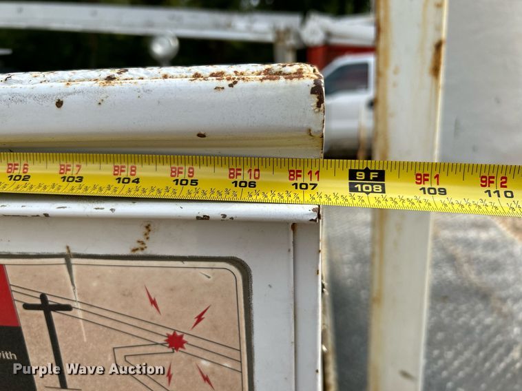 image for item NQ9849 2005 Ford F450 Super Duty XL  bucket truck