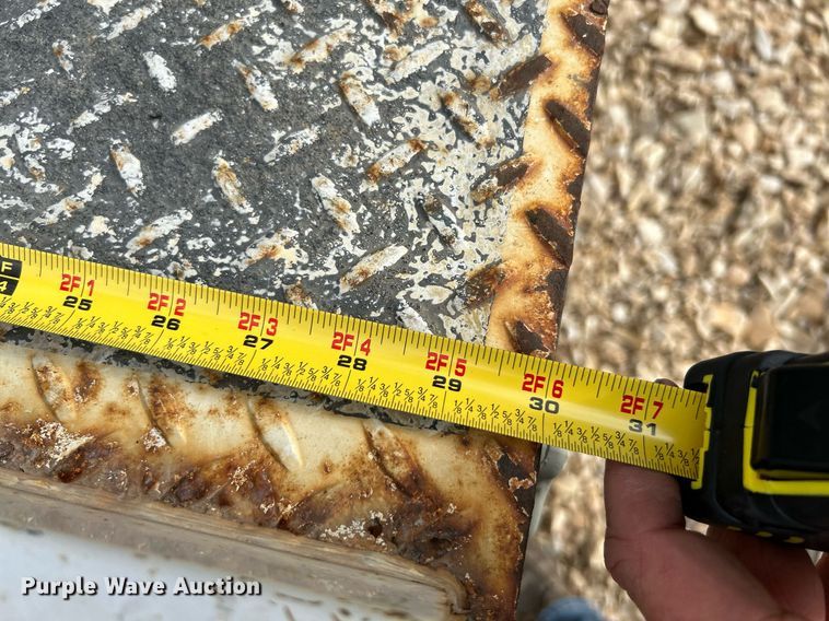 image for item NQ9849 2005 Ford F450 Super Duty XL  bucket truck