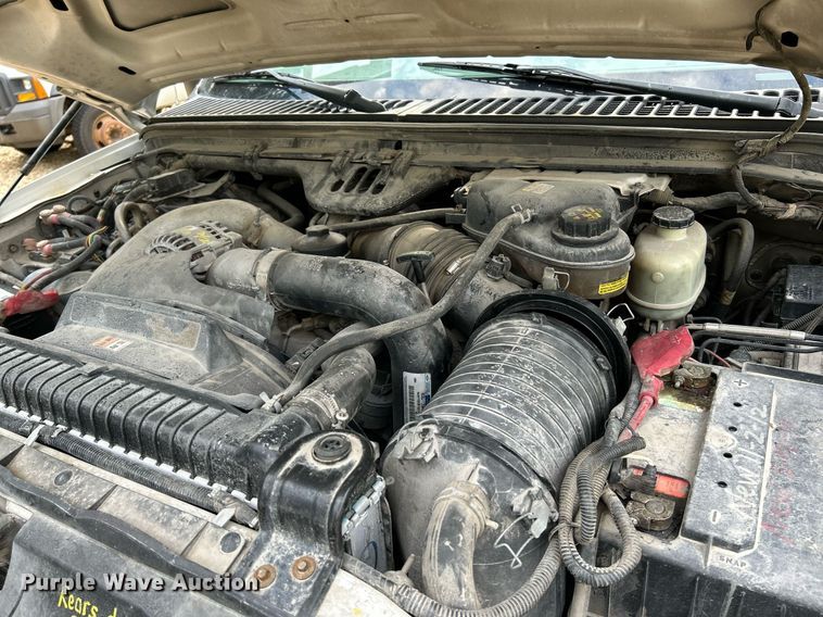 image for item NQ9849 2005 Ford F450 Super Duty XL  bucket truck