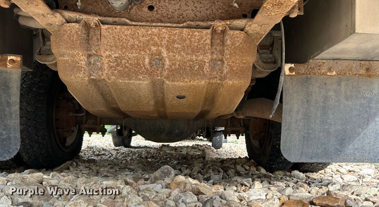 image for item NQ9849 2005 Ford F450 Super Duty XL  bucket truck