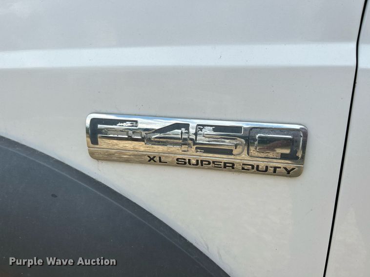 image for item NQ9849 2005 Ford F450 Super Duty XL  bucket truck