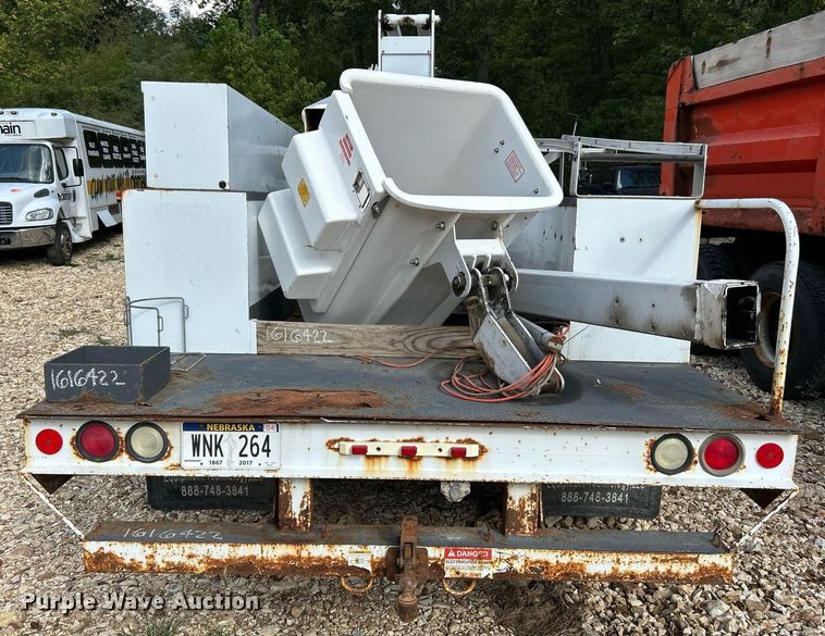 image for item NQ9850 2005 Ford F450 Super Duty XL  bucket truck
