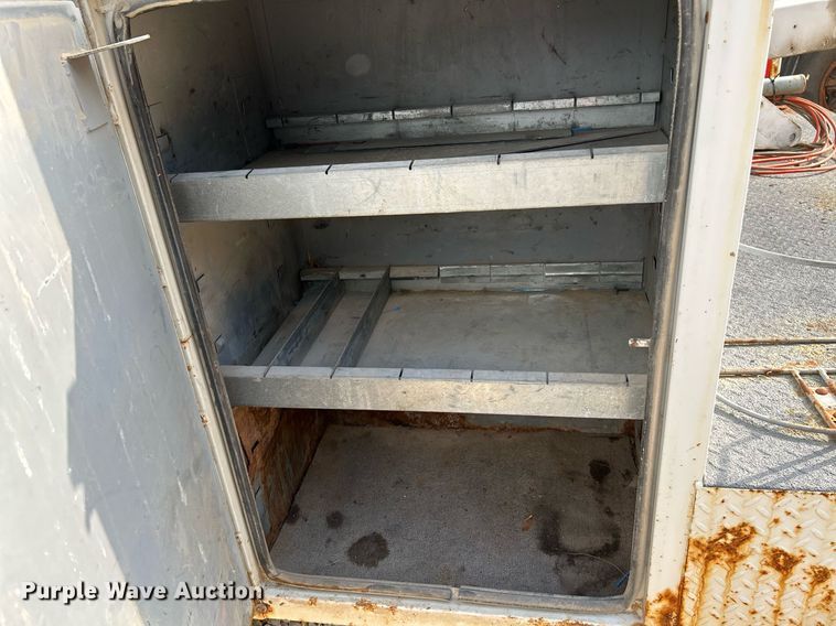 image for item NQ9850 2005 Ford F450 Super Duty XL  bucket truck