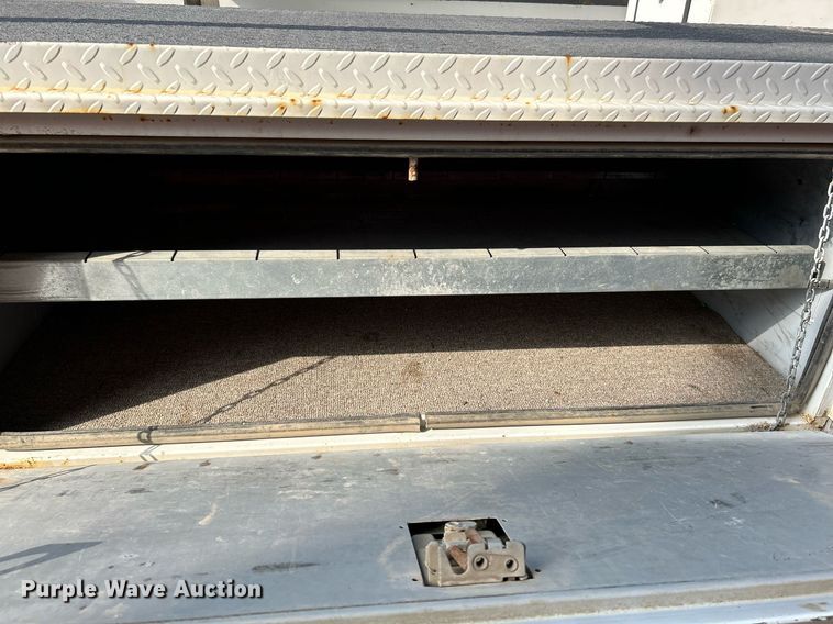 image for item NQ9850 2005 Ford F450 Super Duty XL  bucket truck