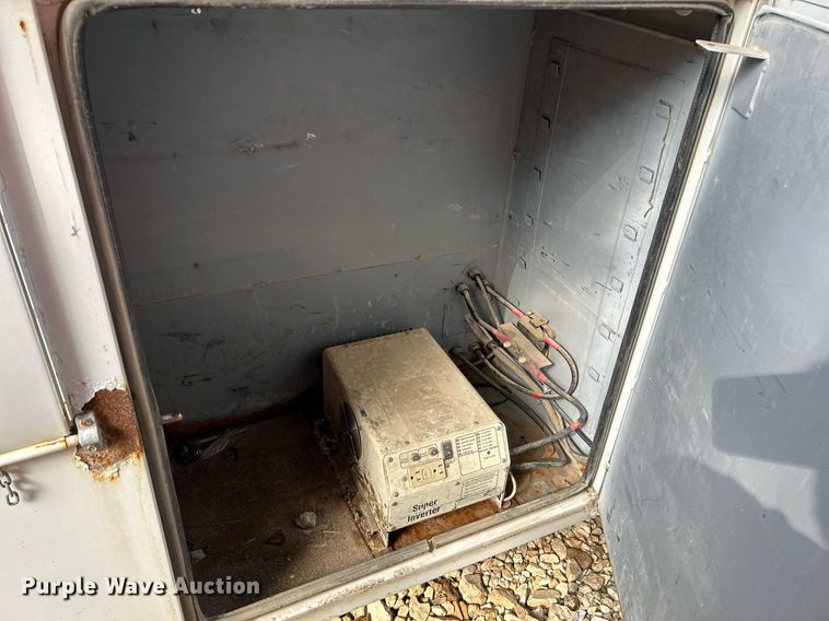 image for item NQ9850 2005 Ford F450 Super Duty XL  bucket truck