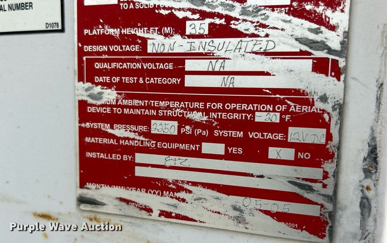 image for item NQ9850 2005 Ford F450 Super Duty XL  bucket truck