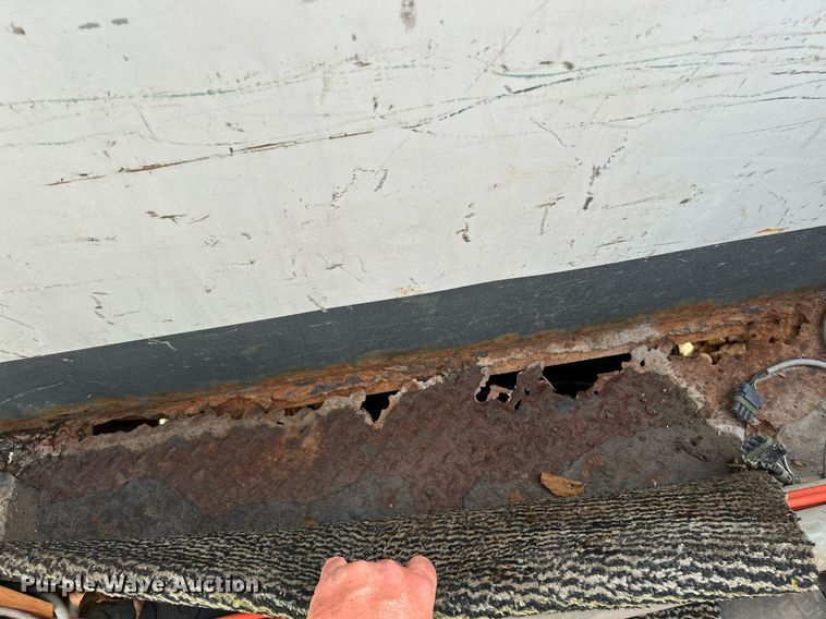 image for item NQ9850 2005 Ford F450 Super Duty XL  bucket truck