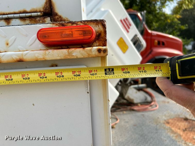 image for item NQ9850 2005 Ford F450 Super Duty XL  bucket truck