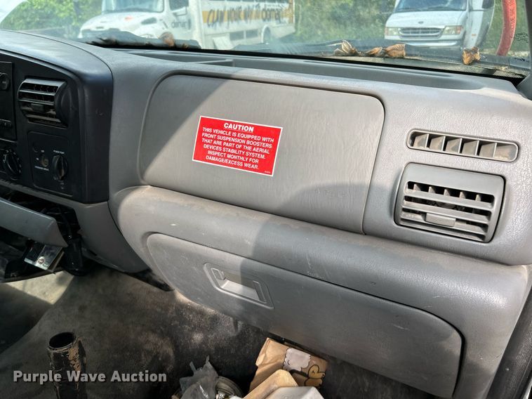 image for item NQ9850 2005 Ford F450 Super Duty XL  bucket truck