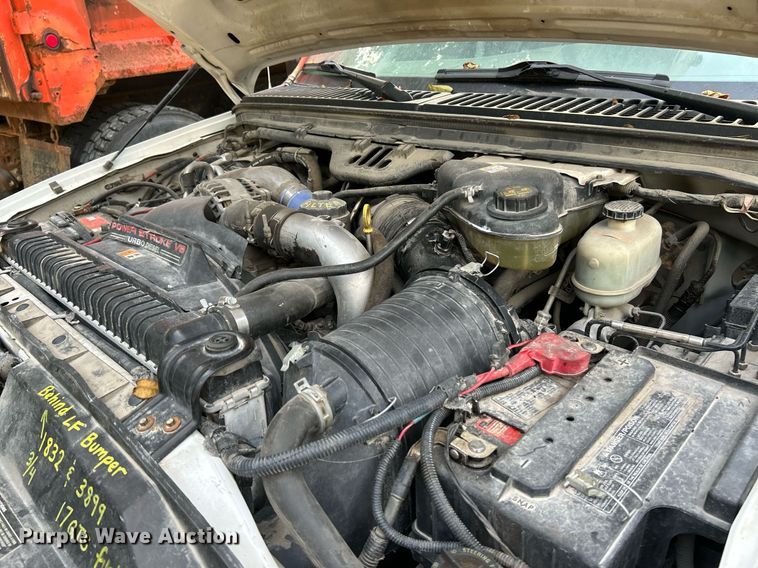 image for item NQ9850 2005 Ford F450 Super Duty XL  bucket truck