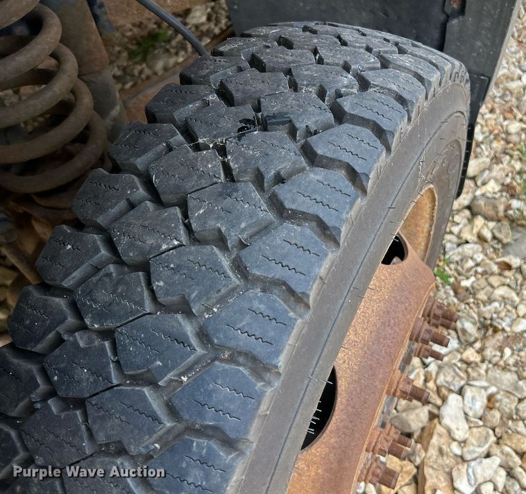 image for item NQ9850 2005 Ford F450 Super Duty XL  bucket truck